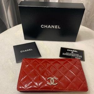Chanel patent leather wallet ~ authentic